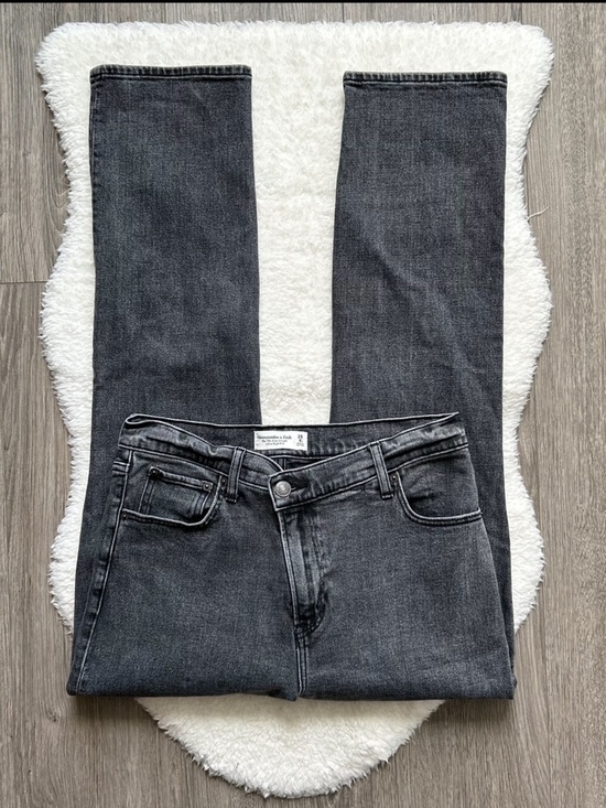 Abercrombie & Fitch Denim - Abercrombie & Fitch Black 90’s Slim Straight Ultra High Rise Jeans